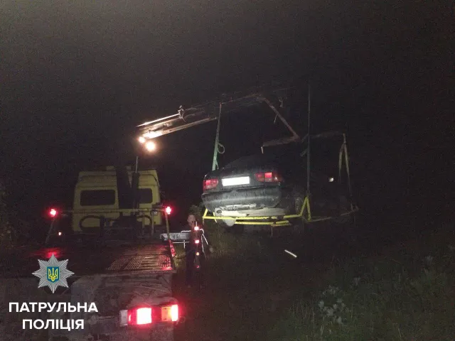 П'яний водій хотів утекти від поліції, проте його автівка не заводилась — фото 2