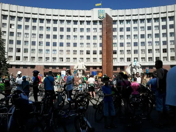 У Івано-Франківську відбувся масовий велопробіг вулицями міста — фото 2