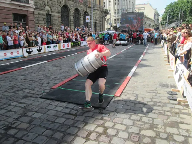 Франківські богатирі стали третіми на Чемпіонаті України із стронгмену — фото 1