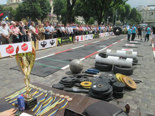Франківські богатирі стали третіми на Чемпіонаті України із стронгмену — фото 11
