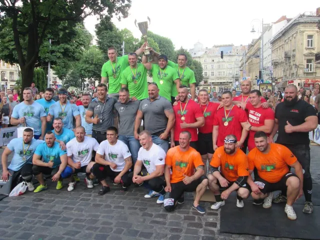 Франківські богатирі стали третіми на Чемпіонаті України із стронгмену — фото 13