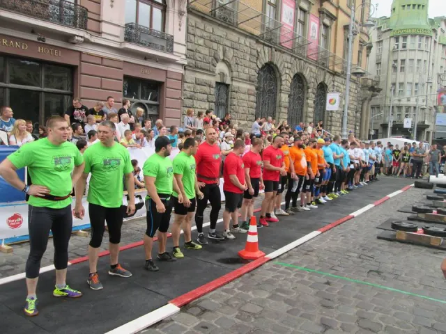 Франківські богатирі стали третіми на Чемпіонаті України із стронгмену — фото 10