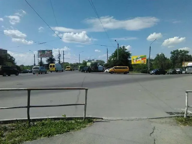У Івано-Франківську на мості у Пасічній трапилось ДТП — фото 1