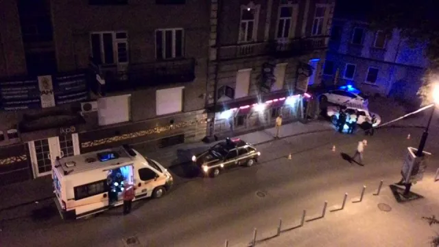 П'яний франківець в'їхав у кафе, а після намагався завести машину та втекти — фото 1