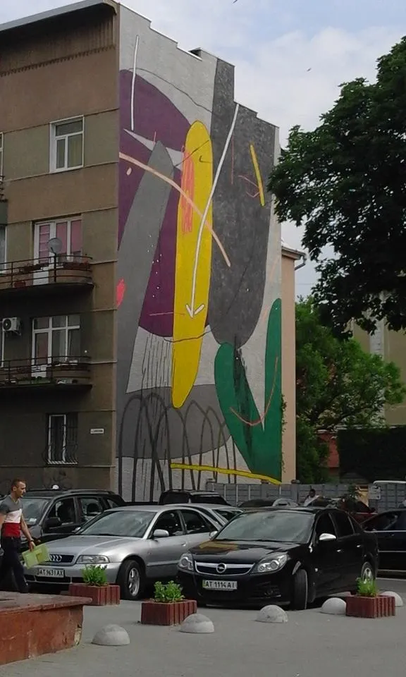 В місті перевірятимуть мурали, які піддаються критиці. З'явилась петиція, в якій мурали вимагають визнати арт-об’єктами — фото 3