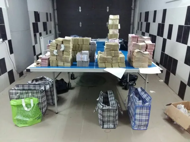 В Івано-Франківську викрили конвертаційний центр, який відмивав гроші для для терористичних організацій «ЛНР/ДНР» — фото 2