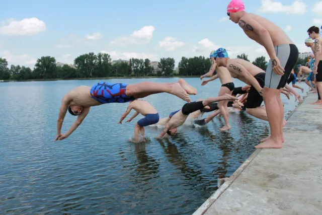 В Івано-Франківську розпочався Чемпіонат України з плавання на відкритій воді — фото 9