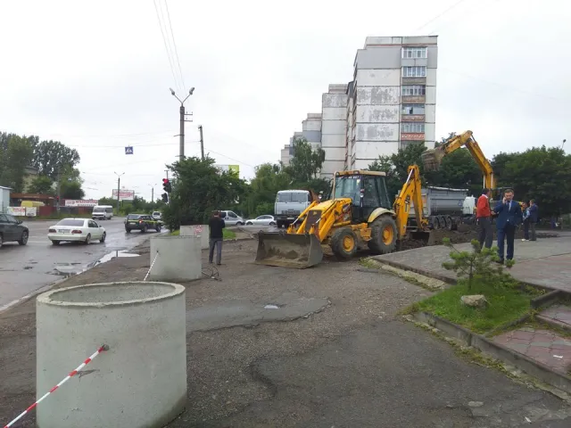 У Франківську комунальники розпочали облаштовувати розворотне кільце для громадського транспорту — фото 2