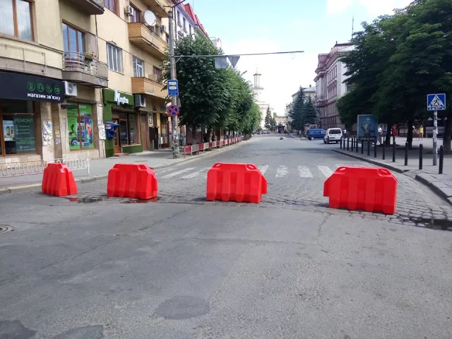 У Івано-Франківську перекрили центральні вулиці — фото 1