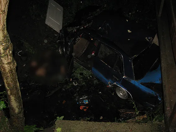 Аварія на Прикарпатті: 16-річний водій загинув, троє його товаришів у лікарні — фото 2