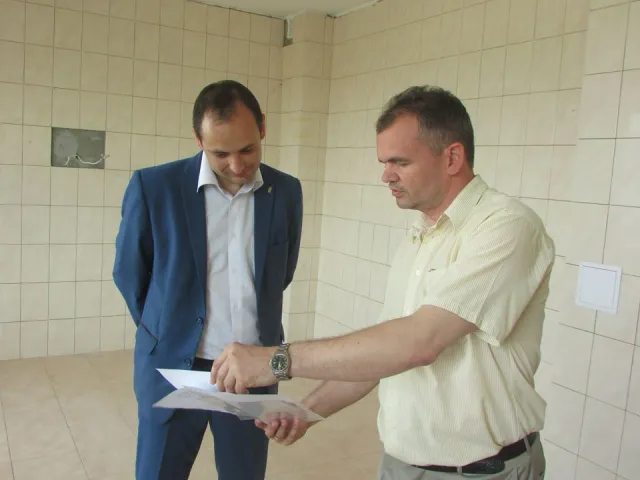 У Івано-Франківську розпочався ремонт операційної зали міського пологового будинку — фото 1
