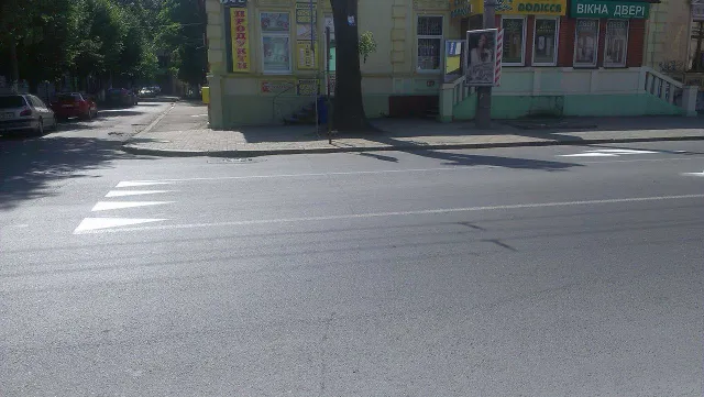 У Івано-Франківську на вул. Богдана Лепкого нова розмітка — фото 2
