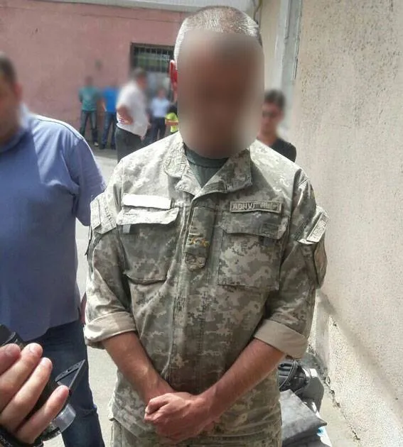 Підполковник Коломийського військкомату вимагав 1200 доларів за ухилення від мобілізації — фото 1
