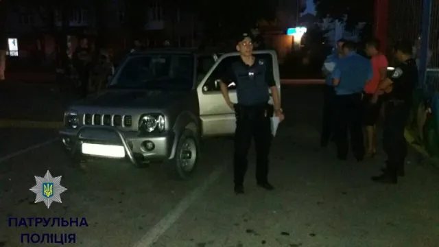 У Франківську на Дністровській невідомі погрожували перехожим автоматом — фото 1