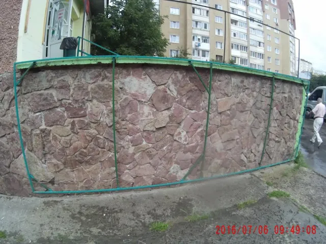 Інспекція з благоустрою знову демонтувала в місті незаконну рекламу — фото 5