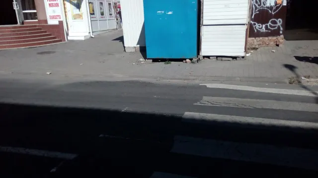 На вулиці Новгородській «поплив» неякісний асфальт — фото 1