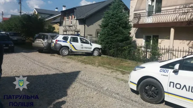 У Івано-Франківську нетверзий поліцейський на службовому авто вчинив ДТП — фото 2