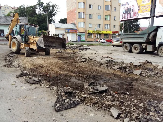 У Івано-Франківську розпочалось будівництво транспортного кільця на Привокзальній — фото 2