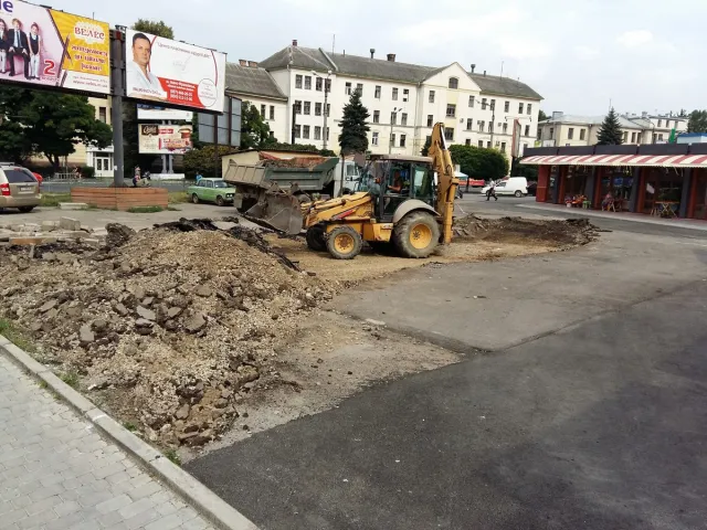 У Івано-Франківську розпочалось будівництво транспортного кільця на Привокзальній — фото 3