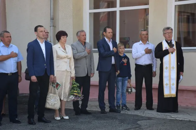 У Івано-Франківську відкрили пам’ятну дошку відомому футболісту та тренеру Богдану Дебенку — фото 1