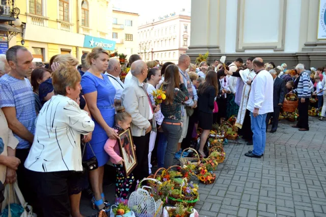 В Івано-Франківську відзначають Яблучний спас — фото 14