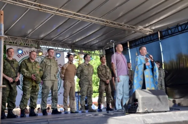 В Івано-Франківську пройшла хода вшанування пам'яті загиблих в «Іловайському котлі» — фото 2