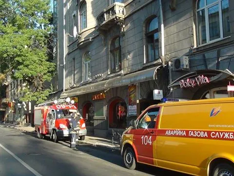 У Франківську по вулиці Незалежності горіло кафе — фото 1