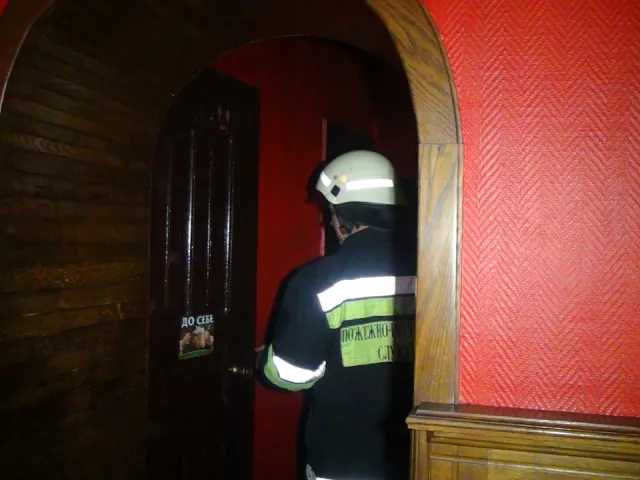 У Франківську по вулиці Незалежності горіло кафе — фото 3