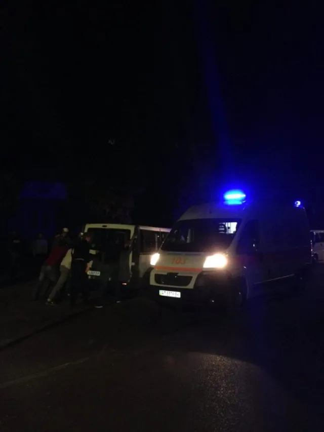 У Коломиї боєць АТО на високій швидкості врізався в дерево — фото 3