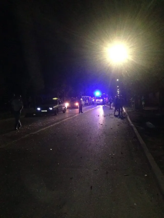 У Коломиї боєць АТО на високій швидкості врізався в дерево — фото 6
