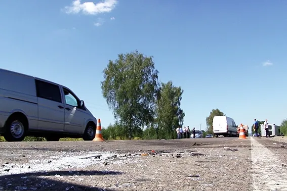 Біля міського кладовища трапилася масштабна аварія: п’ять буковинок у лікарні — фото 4