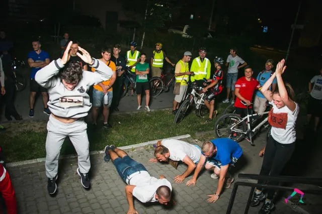 У Івано-Франківську відбувся забіг нічним містом — фото 2