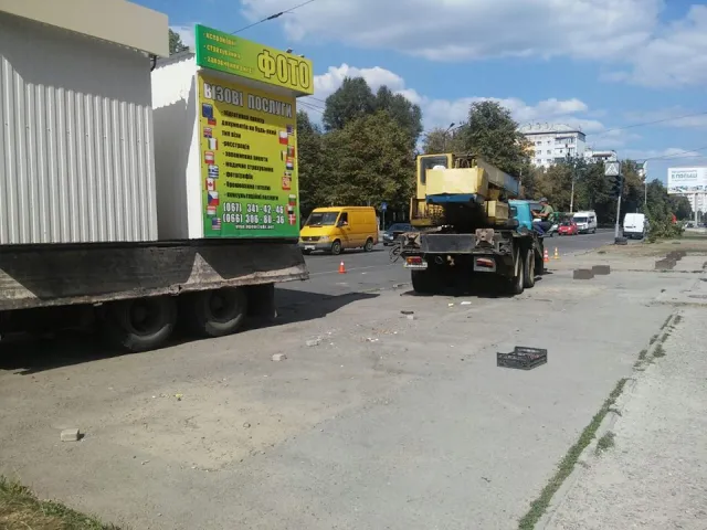 На Пасічній демонтували незаконні МАФи. За кілька днів, МАФи повернулись на своє місце — фото 6