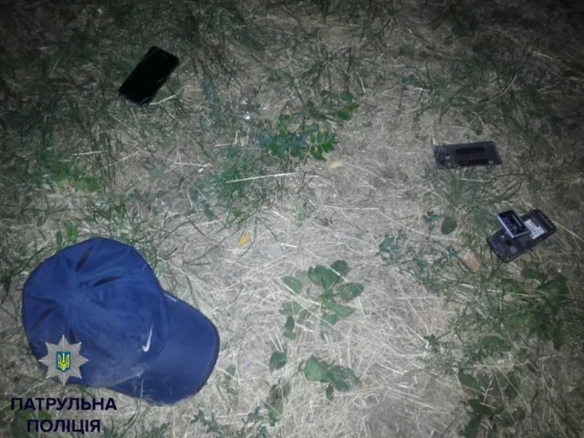 Патрульна поліція Івано-Франківська затримала одного з гопників, які пограбували чоловіка — фото 1