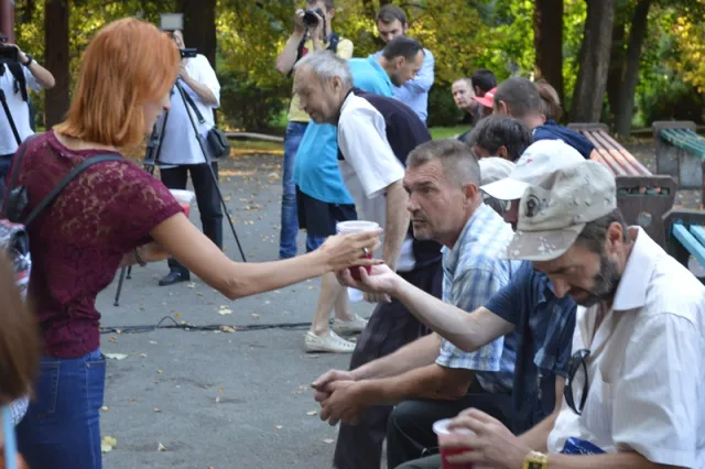 У Івано-Франківську влаштували пікнік для безпритульних — фото 14