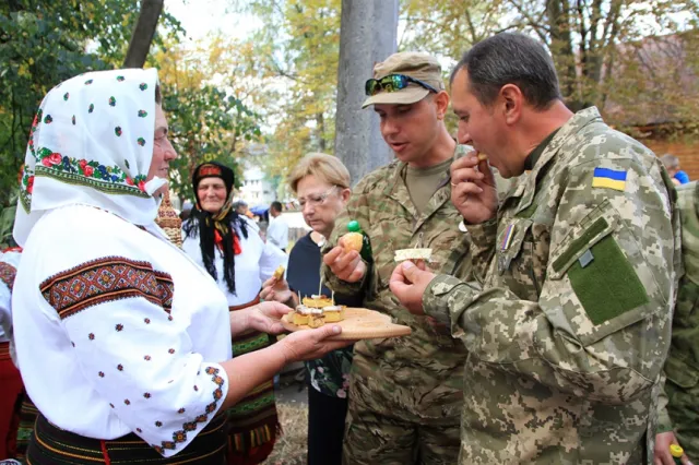На Прикарпатті відбувся фестиваль кераміки, ремесел і фольклору — фото 4