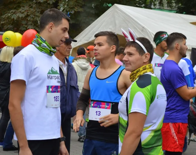 В Івано-Франківську пройшло наймасштабніше спортивне дійство цього року - Frankivsk Half Maraton’16 — фото 2