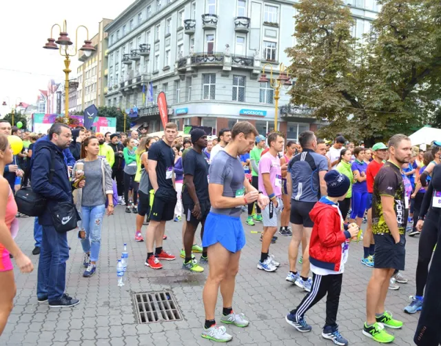 В Івано-Франківську пройшло наймасштабніше спортивне дійство цього року - Frankivsk Half Maraton’16 — фото 9