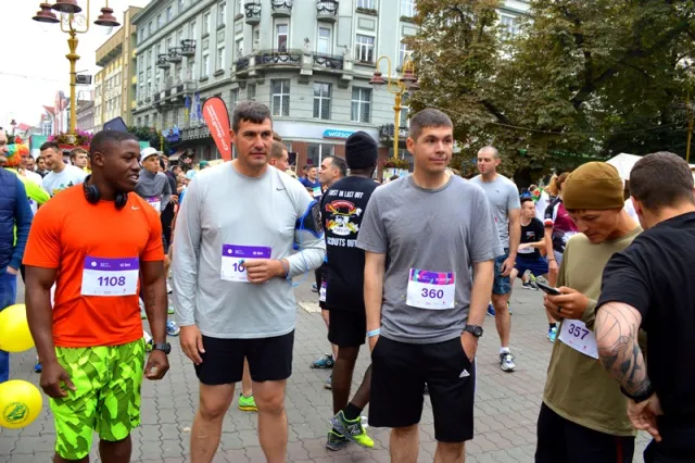 В Івано-Франківську пройшло наймасштабніше спортивне дійство цього року - Frankivsk Half Maraton’16 — фото 10