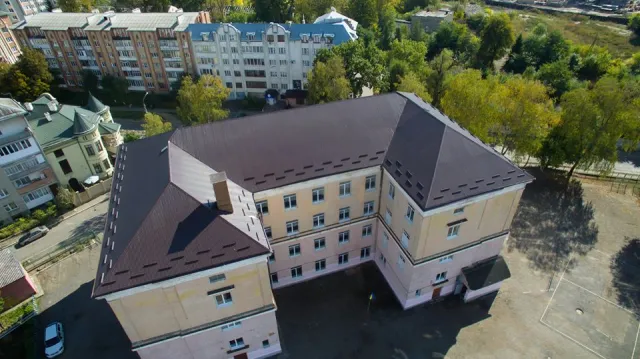 Одна із Франківських шкіл отримала новий дах — фото 2