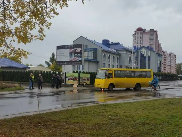 На Пасічній водій маршрутки №32 збив велосипедиста — фото 2