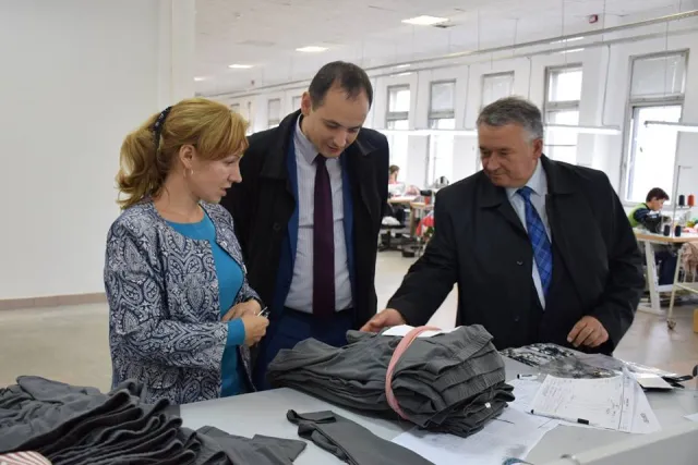 У Івано-Франківську данські інвестори відкрили швейний цех — фото 5