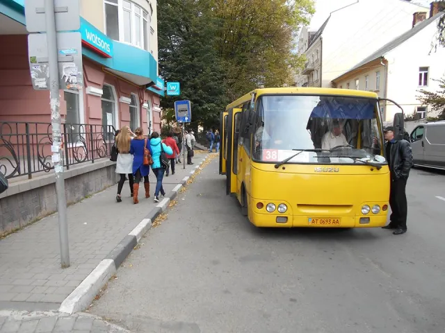 Протягом дня у Івано-Франківську оштрафували трьох перевізників — фото 1