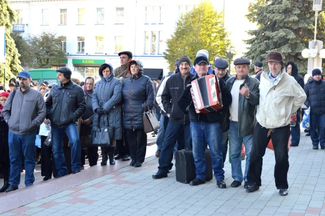 Під ОДА відбувся мітинг проти підвищення тарифів — фото 13