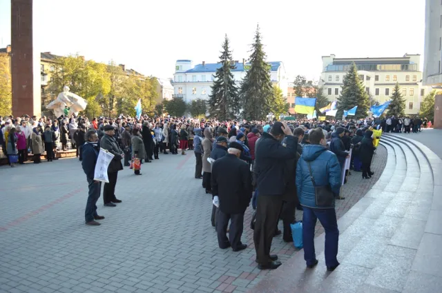 Під ОДА відбувся мітинг проти підвищення тарифів — фото 10