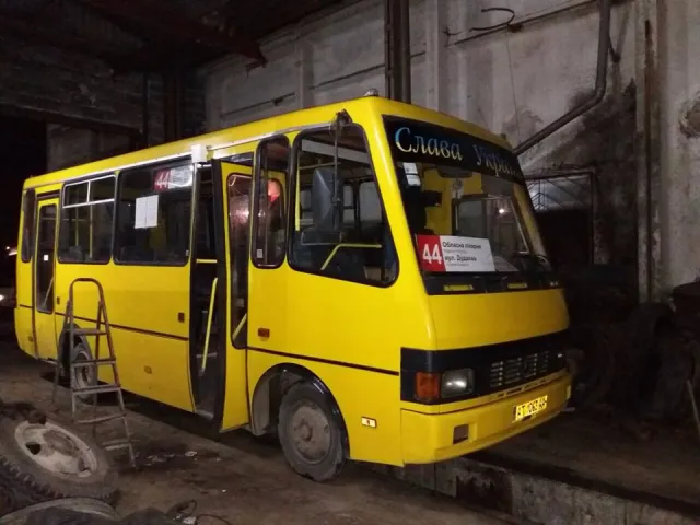 У Івано-Франківську почали їздити "балакучі автобуси" — фото 1