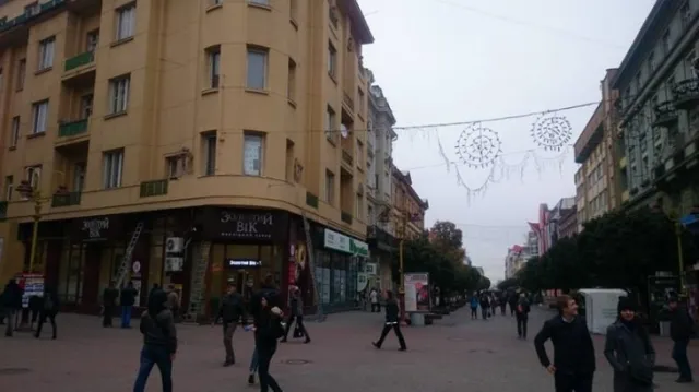 "Стометрівку" почали звільняти від вивісок — фото 1