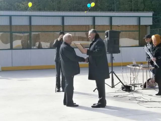 У міському парку Снятина відкрили льодовий майданчик — фото 2