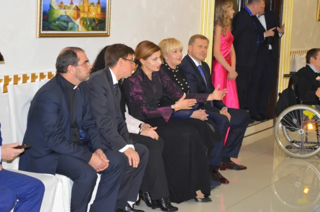 На Прикарпатті Марина Порошенко відкрила Мальтійський бал — фото 20