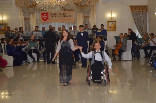 На Прикарпатті Марина Порошенко відкрила Мальтійський бал — фото 7
